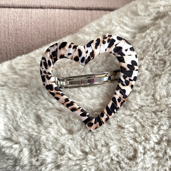 Betsey Johnson Leopard Heart Hair Clip New - Picture 11 of 12